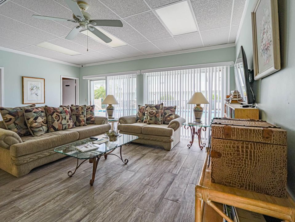 На продажу: $179,000 (2 спален, 2 ванн, 1152 Квадратных фут)