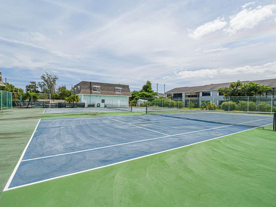 На продажу: $179,000 (2 спален, 2 ванн, 1152 Квадратных фут)