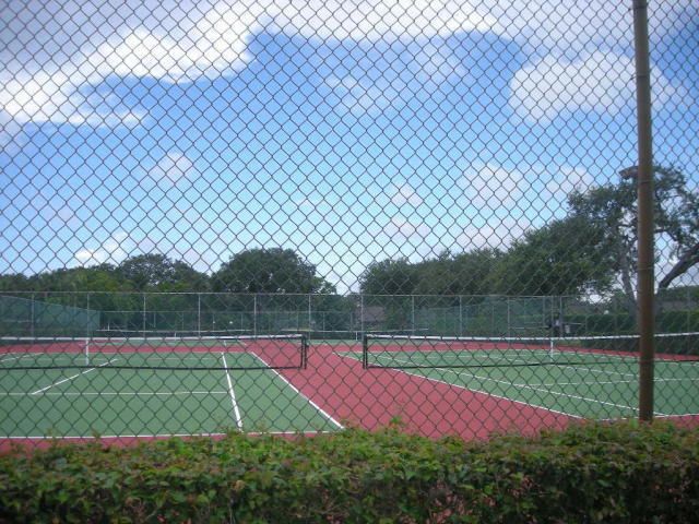 For Rent: $2,200 (2 beds, 2 baths, 1136 Square Feet)