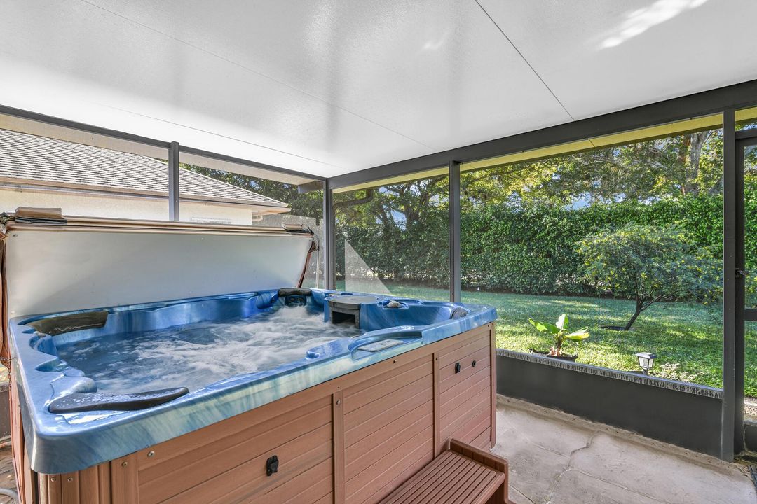 For Sale: $448,900 (2 beds, 2 baths, 1312 Square Feet)