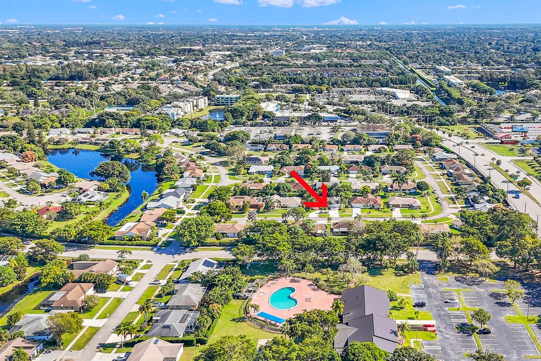 For Sale: $448,900 (2 beds, 2 baths, 1312 Square Feet)