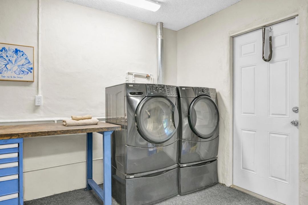 For Sale: $448,900 (2 beds, 2 baths, 1312 Square Feet)