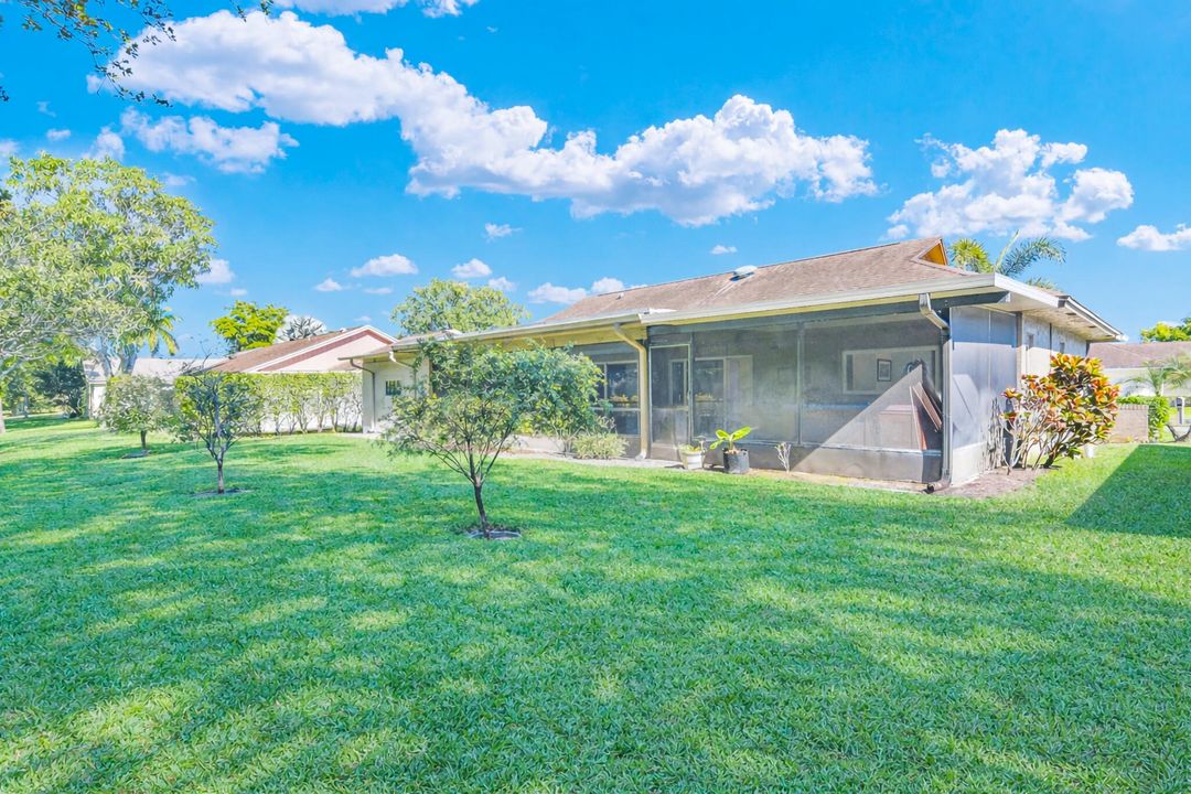 For Sale: $448,900 (2 beds, 2 baths, 1312 Square Feet)