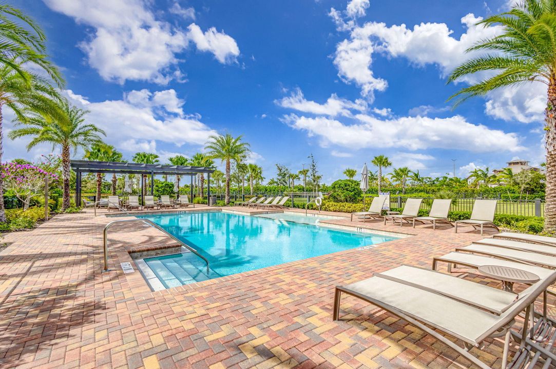 待售: $1,325,000 (4 贝兹, 3 浴室, 3073 平方英尺)