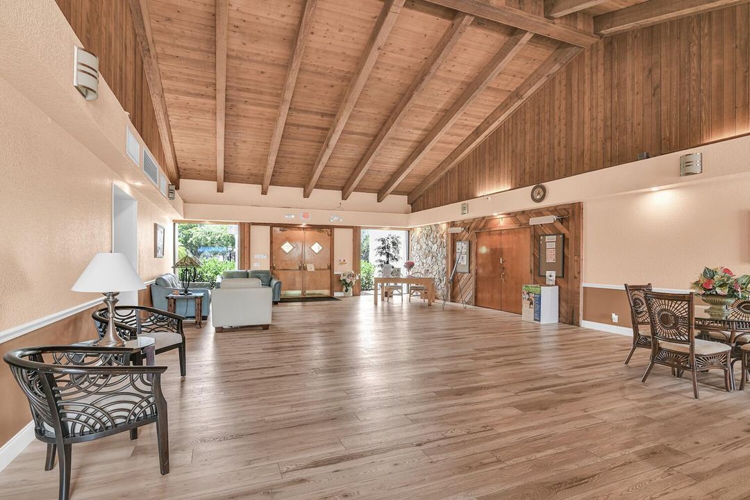 For Sale: $448,900 (2 beds, 2 baths, 1312 Square Feet)