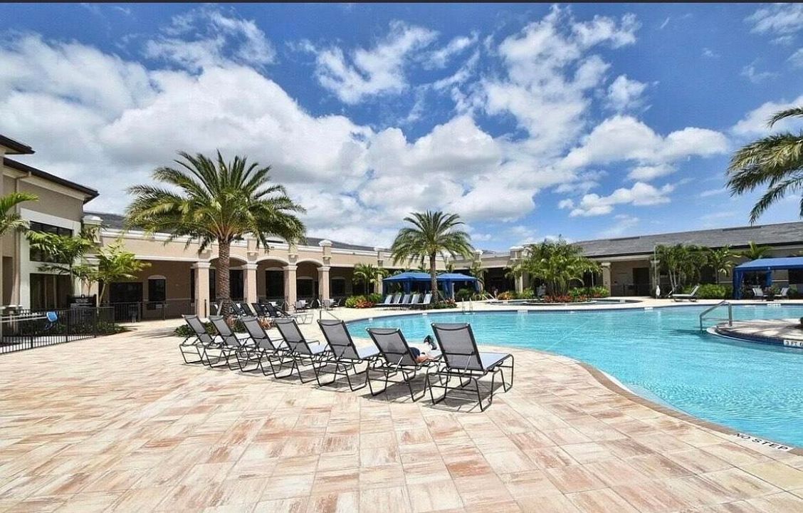 For Sale: $1,049,000 (3 beds, 3 baths, 2309 Square Feet)