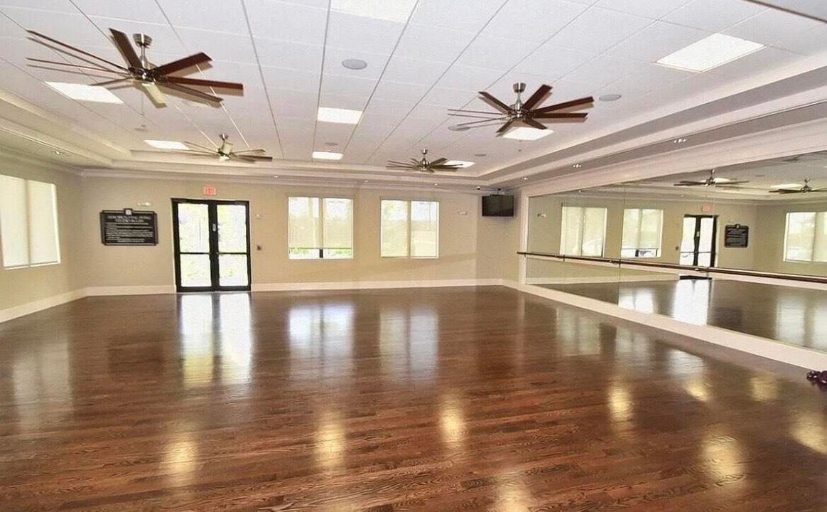 For Sale: $1,049,000 (3 beds, 3 baths, 2309 Square Feet)