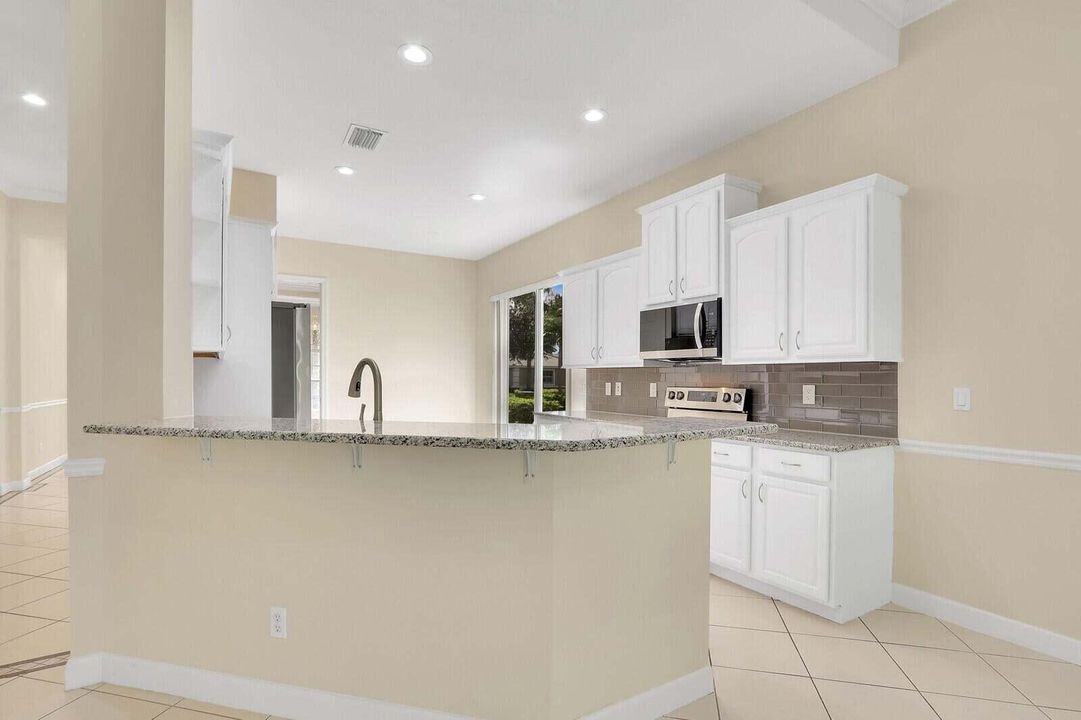 待售: $515,000 (2 贝兹, 2 浴室, 2205 平方英尺)