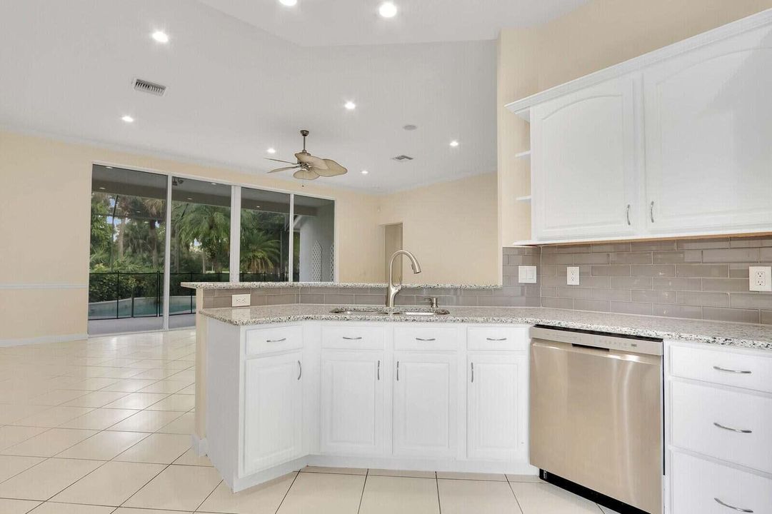 待售: $515,000 (2 贝兹, 2 浴室, 2205 平方英尺)