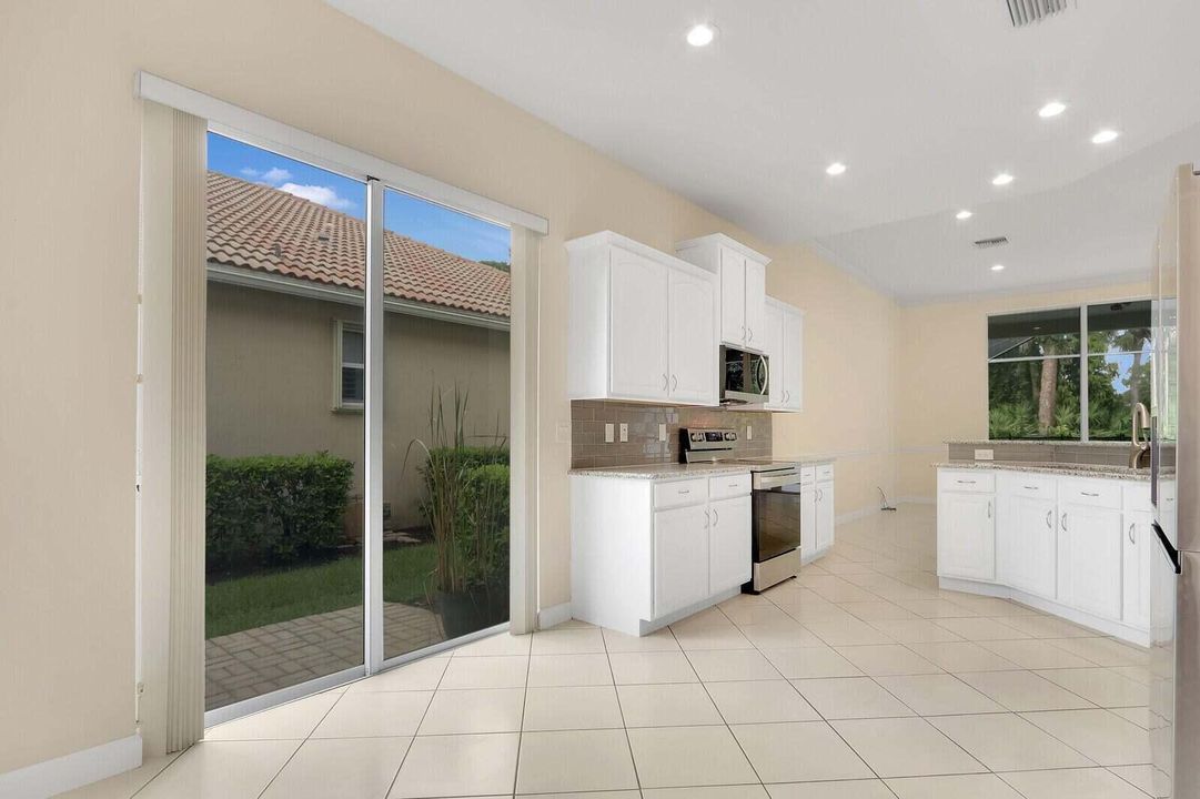 待售: $515,000 (2 贝兹, 2 浴室, 2205 平方英尺)