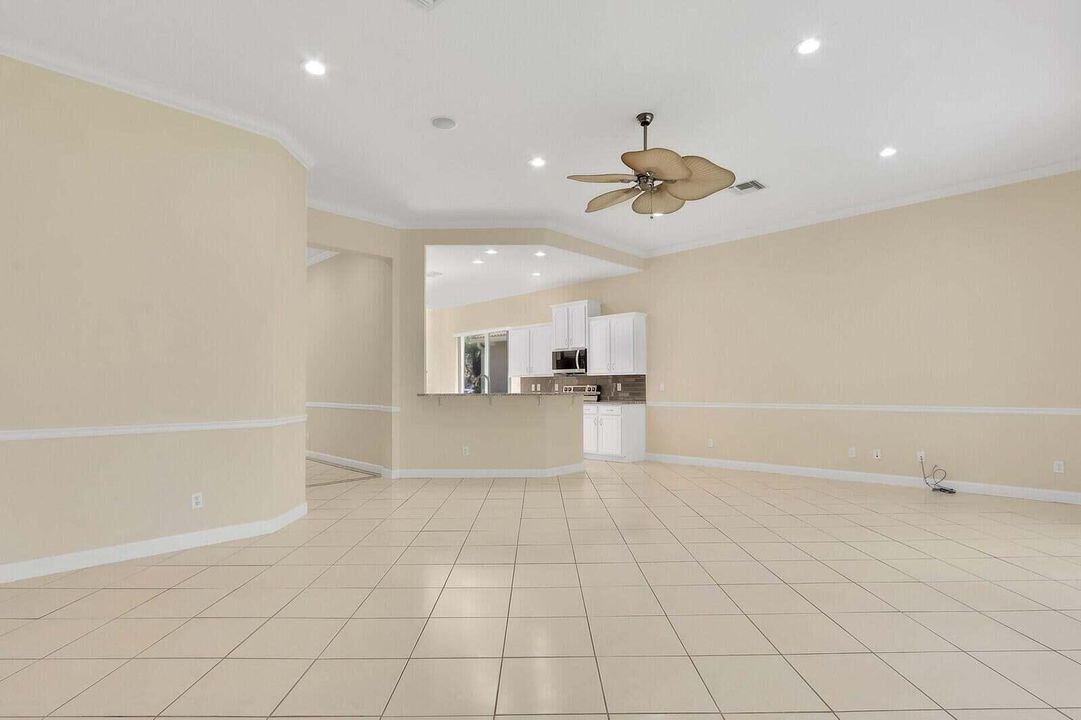 待售: $515,000 (2 贝兹, 2 浴室, 2205 平方英尺)