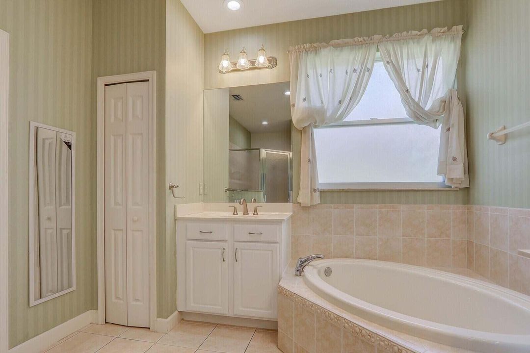 待售: $515,000 (2 贝兹, 2 浴室, 2205 平方英尺)