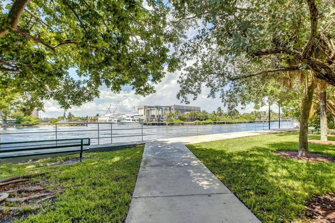 待售: $269,000 (1 贝兹, 1 浴室, 867 平方英尺)