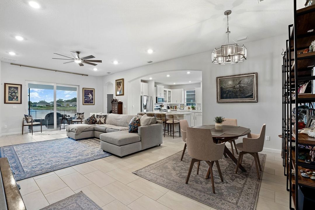 На продажу: $565,000 (3 спален, 3 ванн, 2312 Квадратных фут)