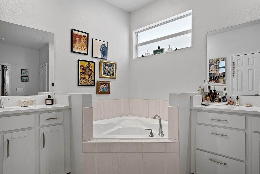 На продажу: $565,000 (3 спален, 3 ванн, 2312 Квадратных фут)