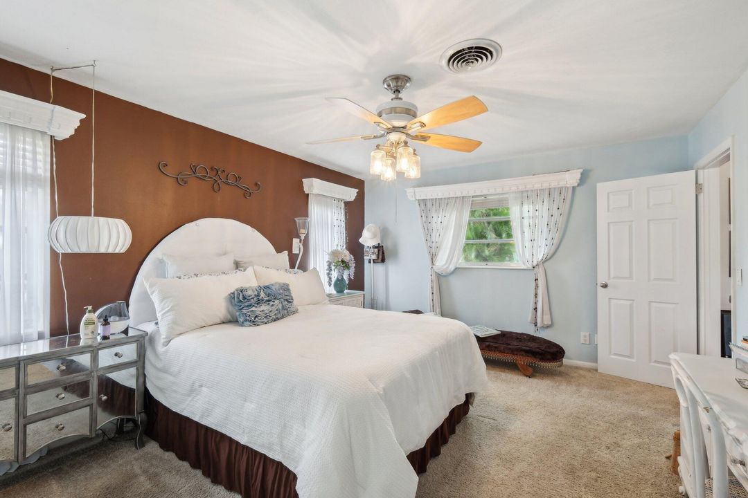 待售: $369,000 (2 贝兹, 2 浴室, 1710 平方英尺)