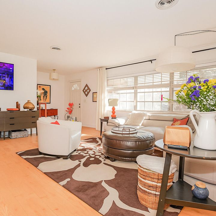 待售: $369,000 (2 贝兹, 2 浴室, 1710 平方英尺)