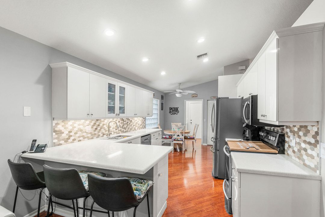 For Sale: $475,000 (3 beds, 2 baths, 1911 Square Feet)