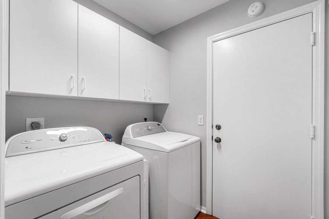 For Sale: $475,000 (3 beds, 2 baths, 1911 Square Feet)