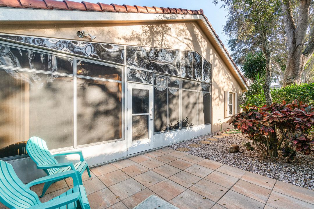 For Sale: $475,000 (3 beds, 2 baths, 1911 Square Feet)