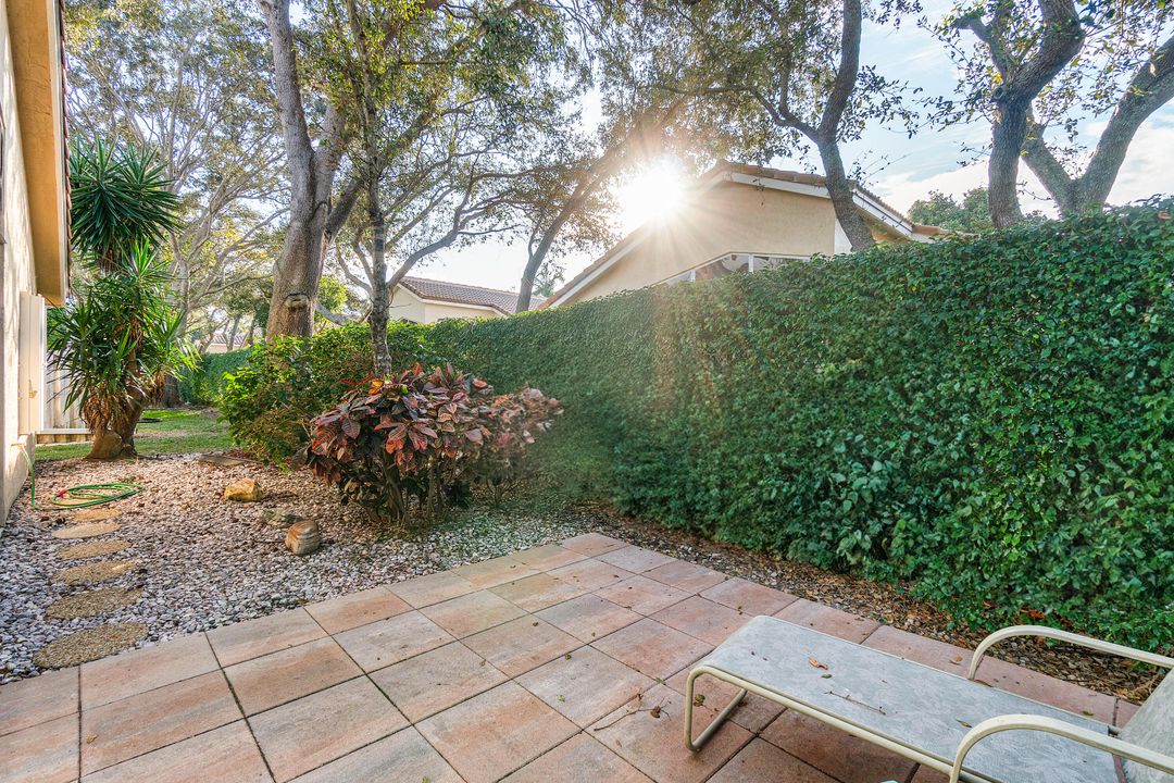 For Sale: $475,000 (3 beds, 2 baths, 1911 Square Feet)