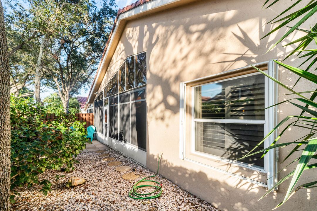 For Sale: $475,000 (3 beds, 2 baths, 1911 Square Feet)