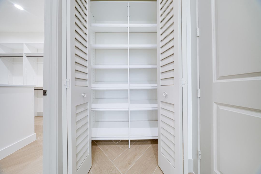 На продажу: $1,215,000 (4 спален, 3 ванн, 2946 Квадратных фут)