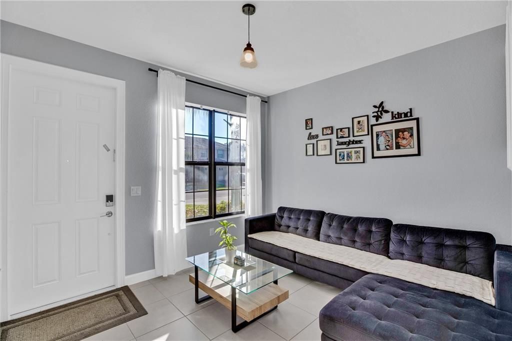 На продажу: $280,000 (3 спален, 2 ванн, 1685 Квадратных фут)