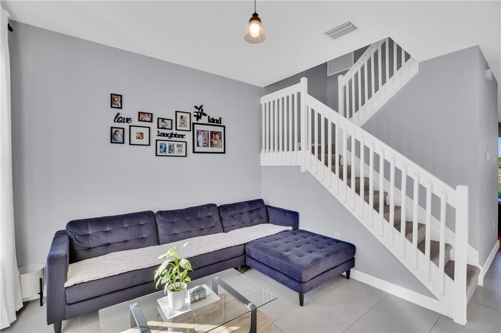 На продажу: $280,000 (3 спален, 2 ванн, 1685 Квадратных фут)