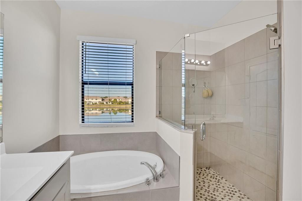 На продажу: $280,000 (3 спален, 2 ванн, 1685 Квадратных фут)