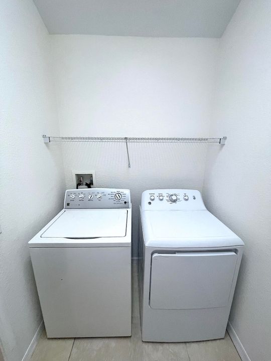 出租: $1,850 (2 贝兹, 2 浴室, 1444 平方英尺)