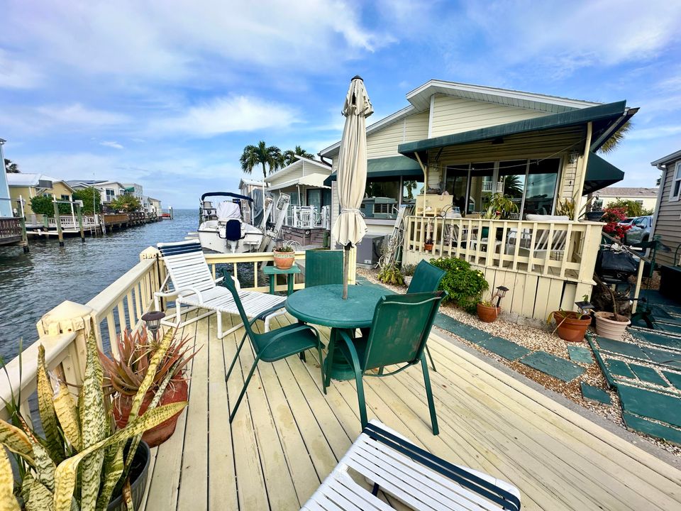 For Sale: $375,000 (1 beds, 1 baths, 800 Square Feet)