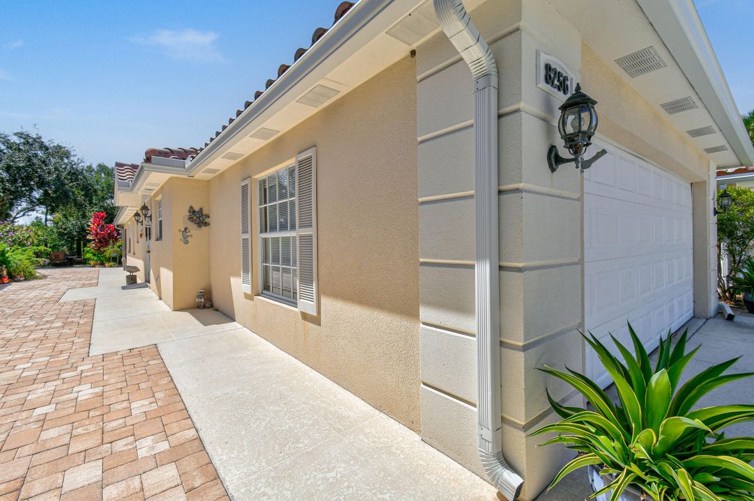 For Sale: $479,000 (2 beds, 2 baths, 1526 Square Feet)