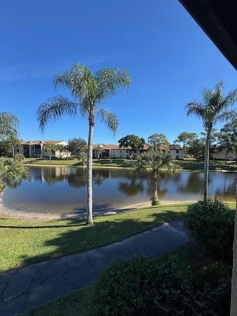 出租: $1,900 (2 贝兹, 2 浴室, 1115 平方英尺)