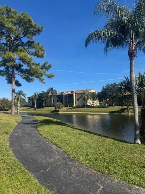 出租: $1,900 (2 贝兹, 2 浴室, 1115 平方英尺)