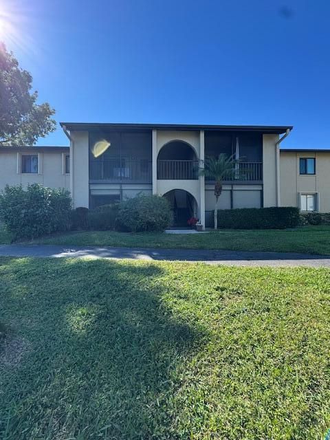 出租: $1,900 (2 贝兹, 2 浴室, 1115 平方英尺)