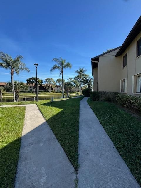 出租: $1,900 (2 贝兹, 2 浴室, 1115 平方英尺)