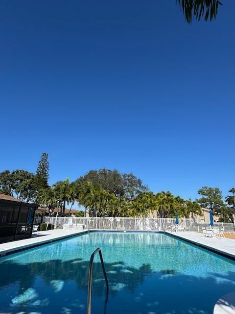 出租: $1,900 (2 贝兹, 2 浴室, 1115 平方英尺)