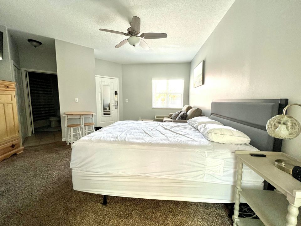 На продажу: $275,000 (2 спален, 2 ванн, 1196 Квадратных фут)