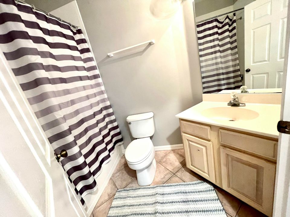 На продажу: $275,000 (2 спален, 2 ванн, 1196 Квадратных фут)