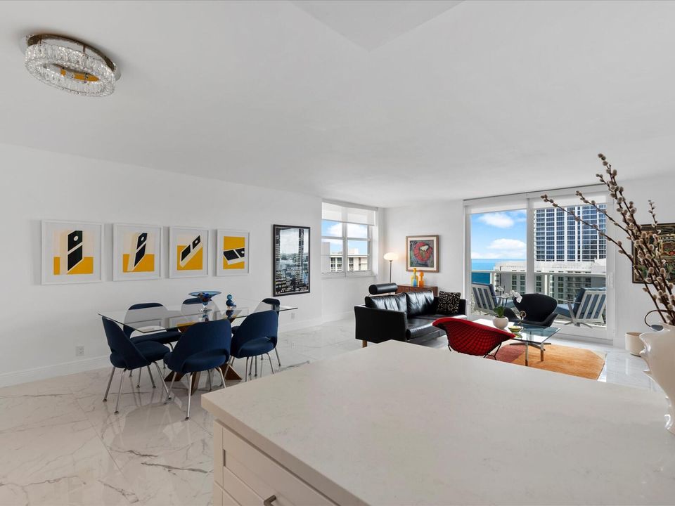 В аренду: $4,800 (2 спален, 2 ванн, 1411 Квадратных фут)