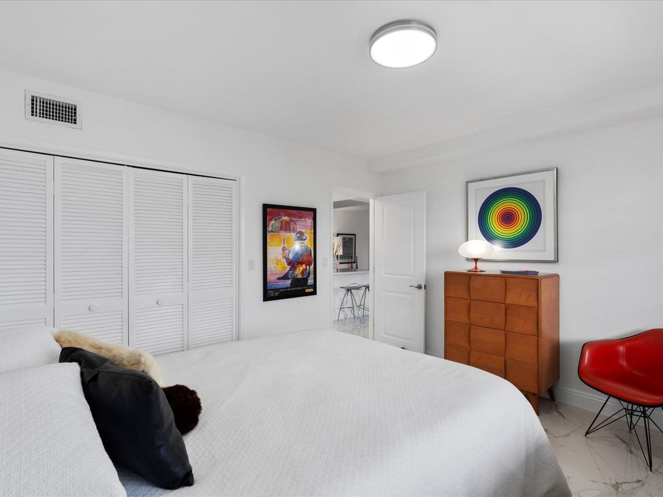 В аренду: $4,800 (2 спален, 2 ванн, 1411 Квадратных фут)