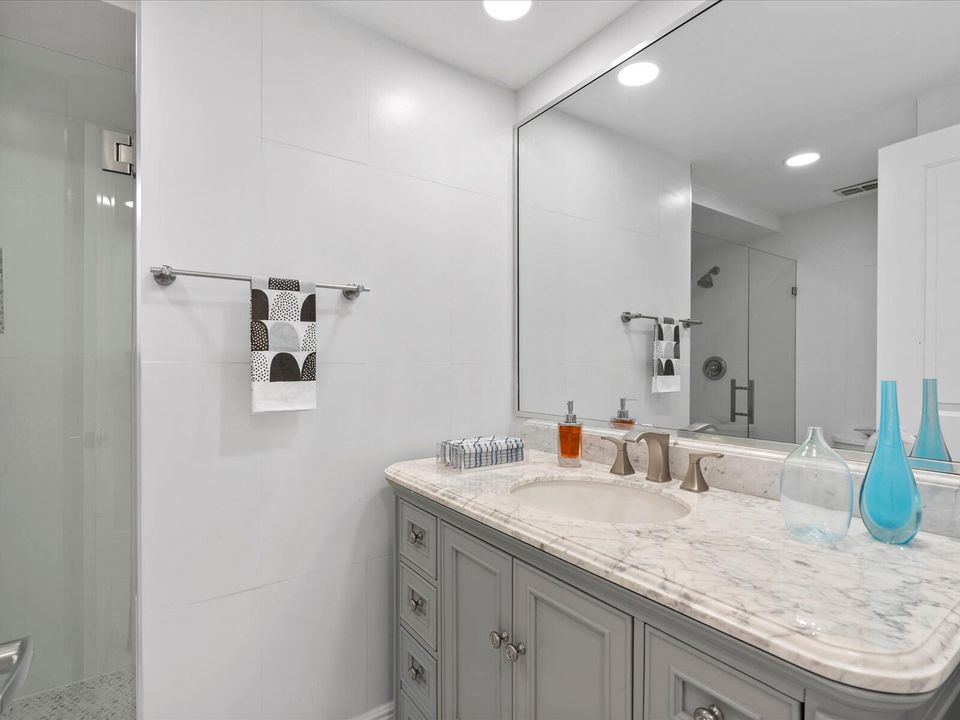 В аренду: $4,800 (2 спален, 2 ванн, 1411 Квадратных фут)