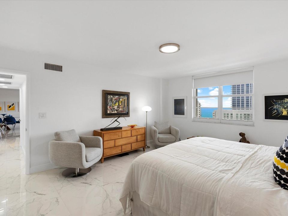 В аренду: $4,800 (2 спален, 2 ванн, 1411 Квадратных фут)