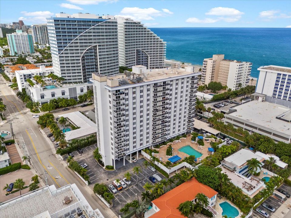 В аренду: $4,800 (2 спален, 2 ванн, 1411 Квадратных фут)