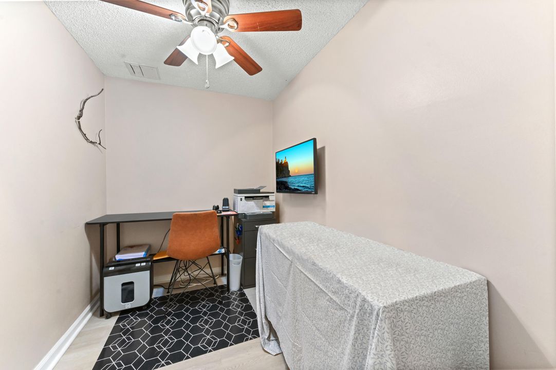 待售: $275,000 (1 贝兹, 1 浴室, 674 平方英尺)