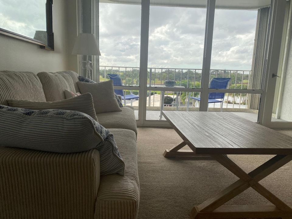 For Rent: $3,800 (2 beds, 2 baths, 1143 Square Feet)