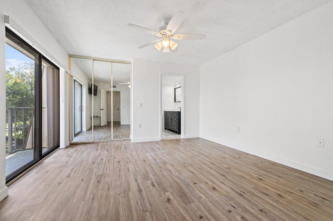 На продажу: $245,000 (2 спален, 2 ванн, 1236 Квадратных фут)