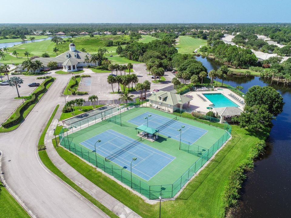 For Sale: $479,000 (2 beds, 2 baths, 1526 Square Feet)