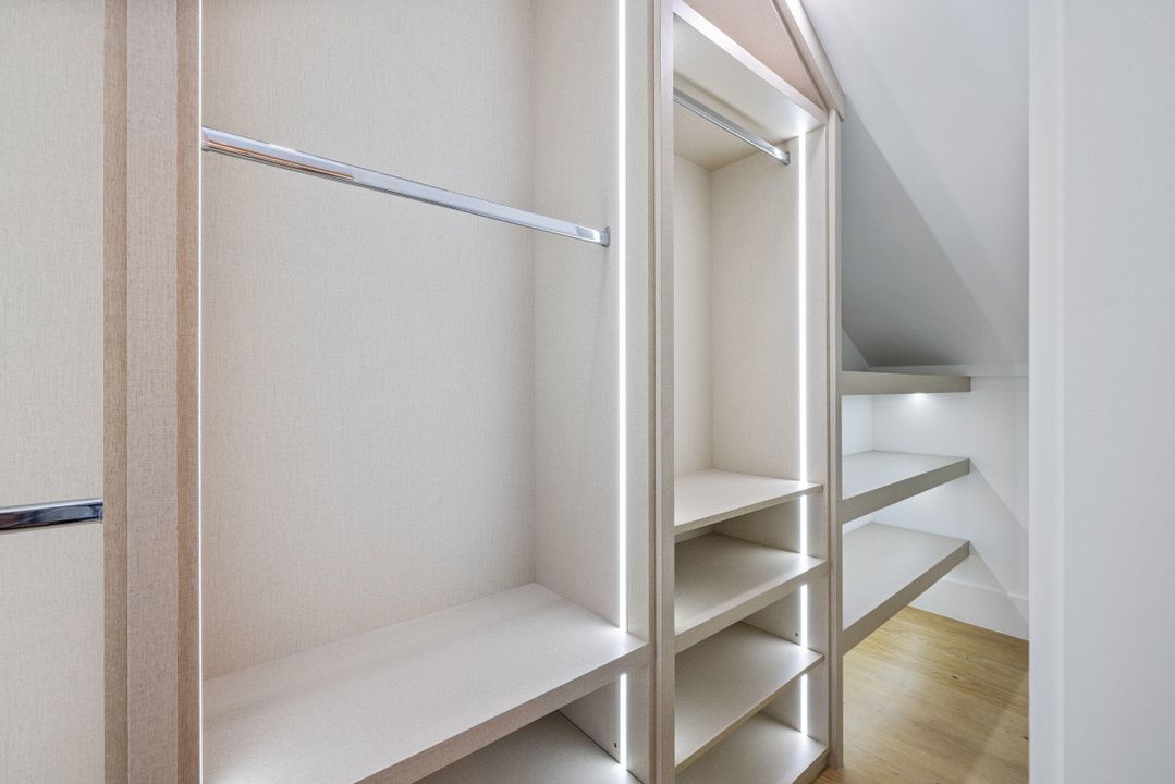 En Venta: $3,800,000 (5 camas, 4 baños, 3733 Pies cuadrados)